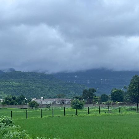 Sai Farm Hotel Karjat Buitenkant foto