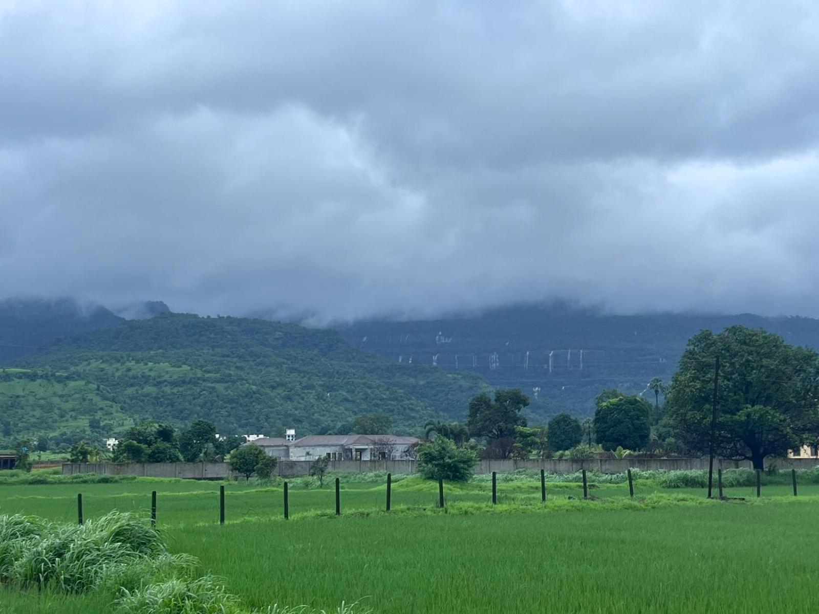 Sai Farm Hotel Karjat Buitenkant foto